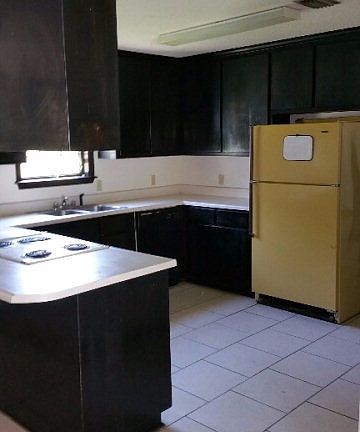 5th image of 6106 Vinnie Dr APT A