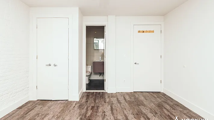 Rented by Nooklyn NYC LLC | media 4