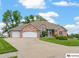 17806 Sawgrass Cir, Omaha, NE 68136