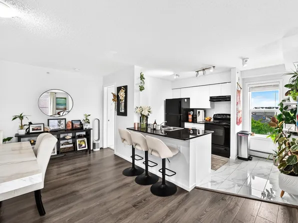 18126 77th St NW #423, Edmonton, AB T5Z 0N7