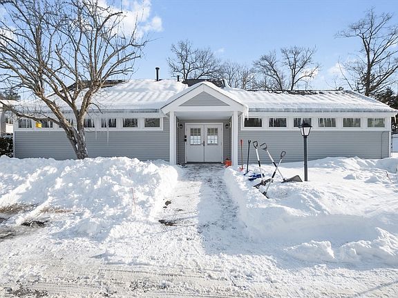 3rd image of 25 Meadow Pond Dr APT J