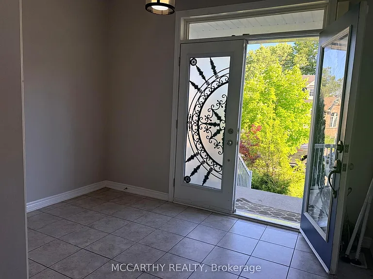 124 Johnson Dr — Photo 2