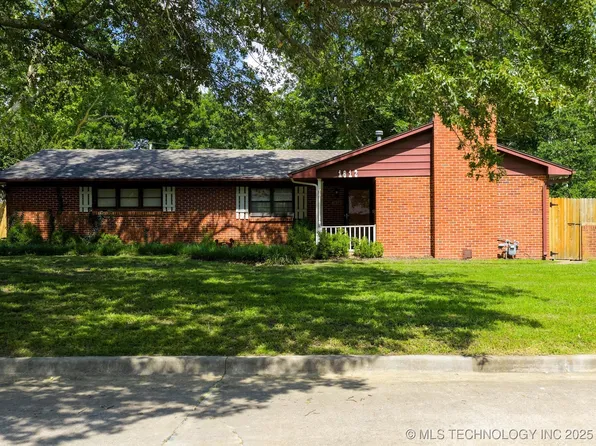 1612 Arbor Dr, Bartlesville, OK 74006