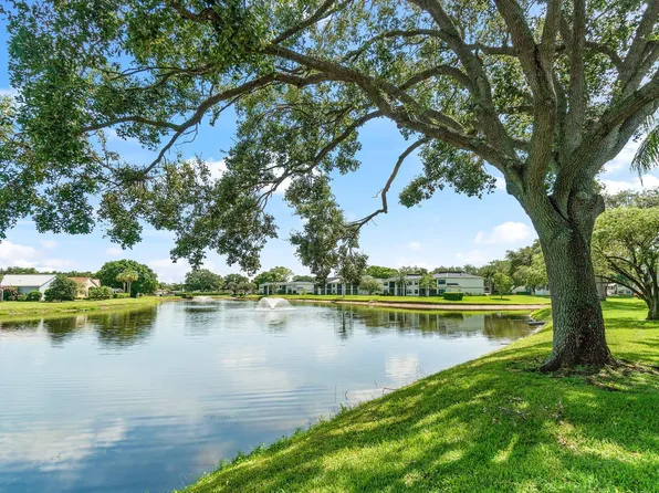 6944 Briarlake Circle #203, Palm Beach Gardens, FL 33418