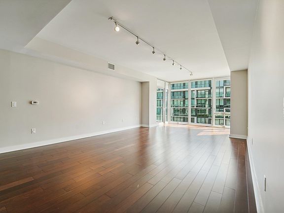 4th image of 1000 Avenue At Port Imperial #512