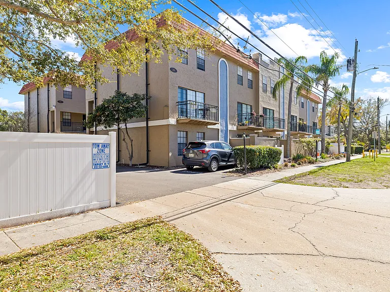 208 S Habana Ave #208B — Photo 33