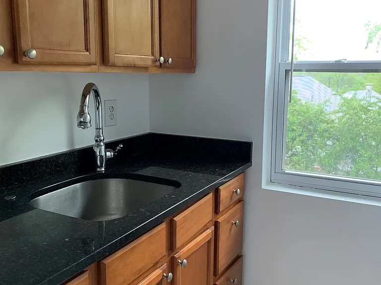 Hampshire View Apartments II, LLC — Photo 2