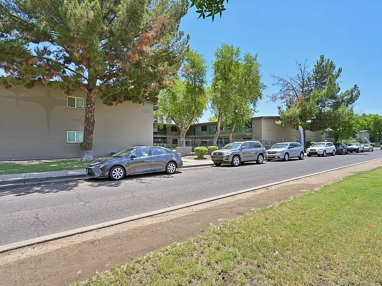 Cornell Apartments — Photo 8