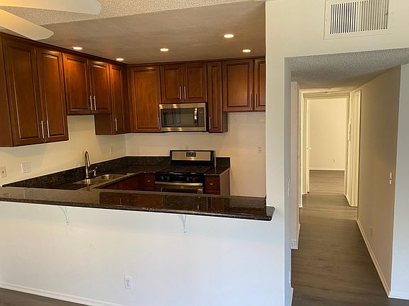 3rd image of 11117 Hartsook St #207