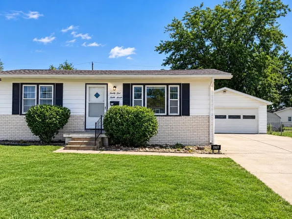 2527 W 32nd St S, Wichita, KS 67217