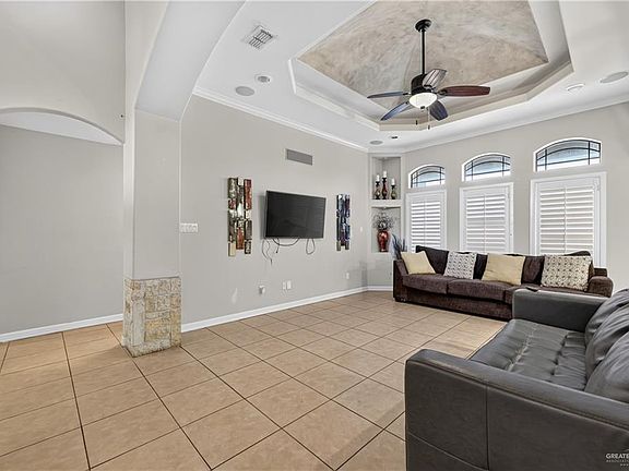 5th image of 701 W Seminole Ave
