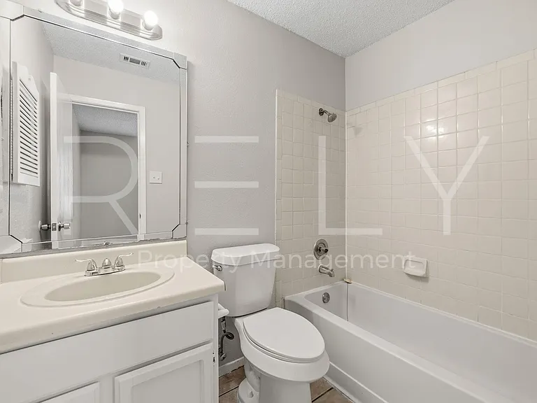 8001 W Gate Blvd #A — Photo 21
