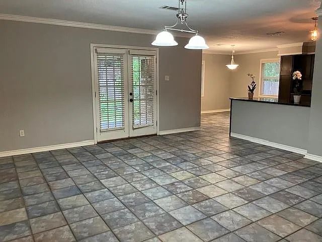 111 Shadylyn Dr — Photo 5