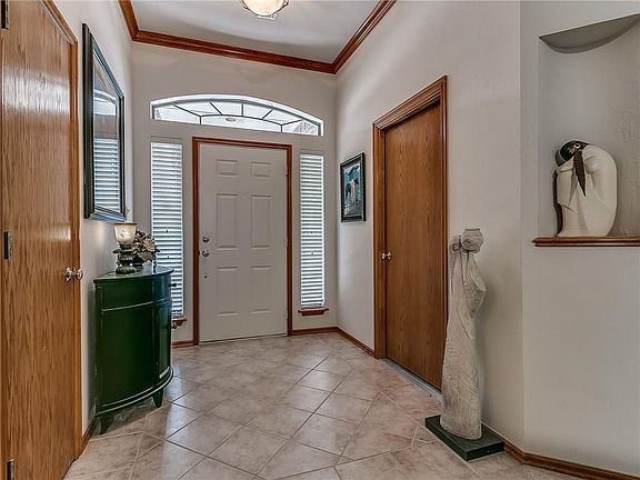 5th image of 12524 Village Ln