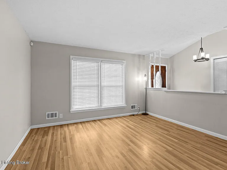 8016 Cortland Dr — Photo 3