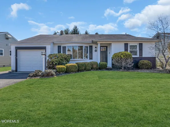 52 Westport Drive, Toms River, NJ 08757