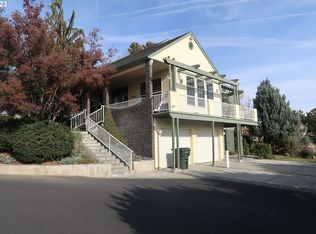 17 Smith Dr, Echo, OR 97826