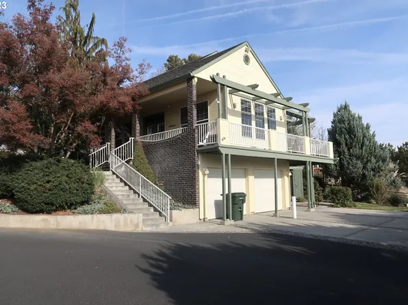 17 Smith Dr, Echo, OR 97826