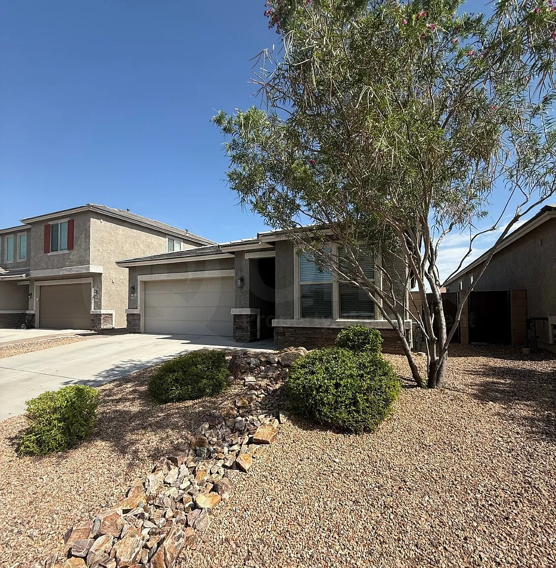 4 bed, 3.0 bath, 1878 sqft, $2,199 — Photo 3