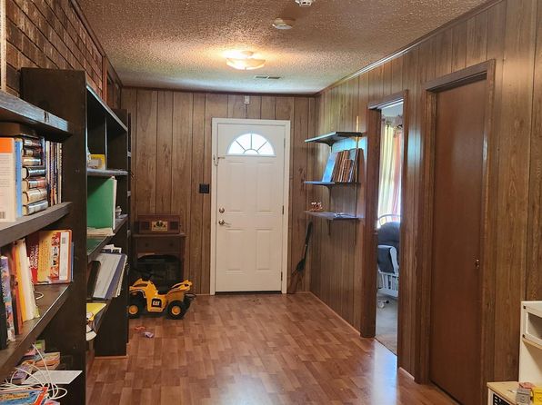 707 Kennedy Dr, Star City, AR 71667