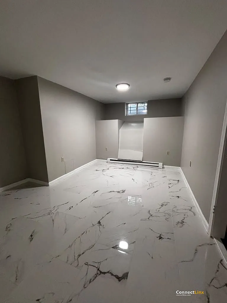 5 bed, 2.0 bath, $3,250 — Photo 4