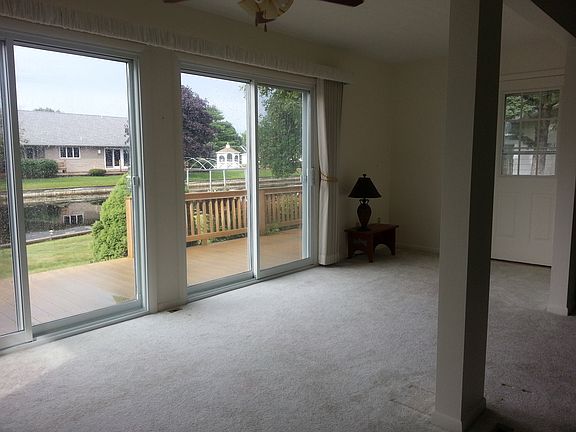 5th image of 432 Ottawa Ln