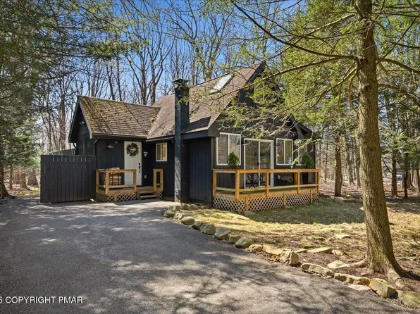 5306 Hummingbird Dr, Pocono Summit, PA 18346