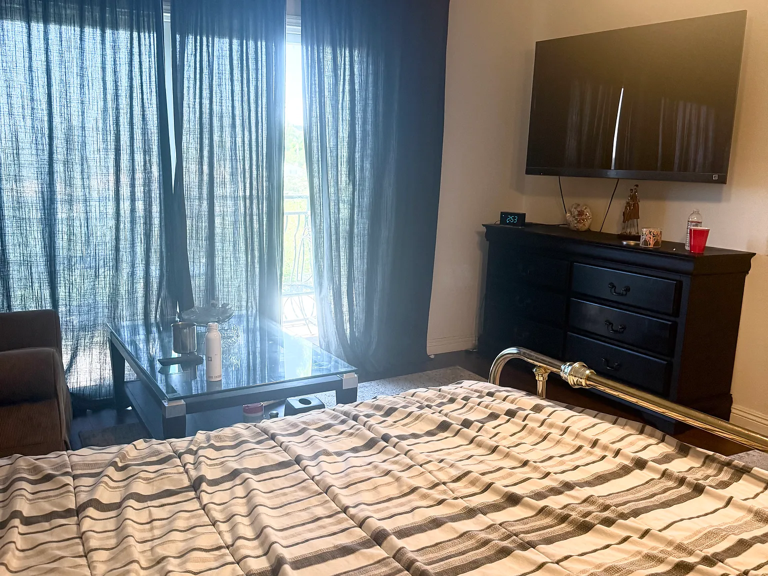 1 bed, 2250 sqft, $1,600 — Photo 2