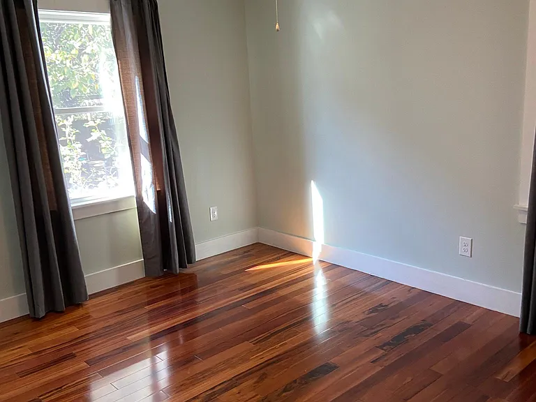 533 E Martin St — Photo 10