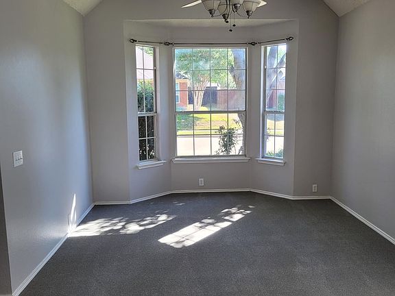 4th image of 7205 Chardonnay Dr