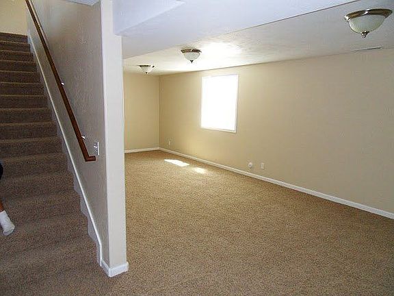 4th image of 599 Hickory Ln