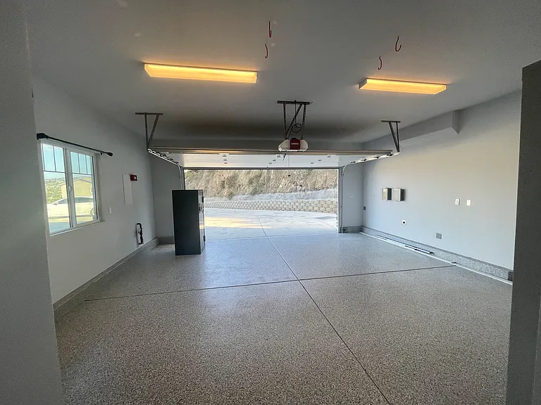 1212 Topper Ln — Photo 3
