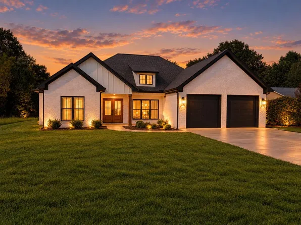 1901 Orman St, Muscle Shoals, AL 35661
