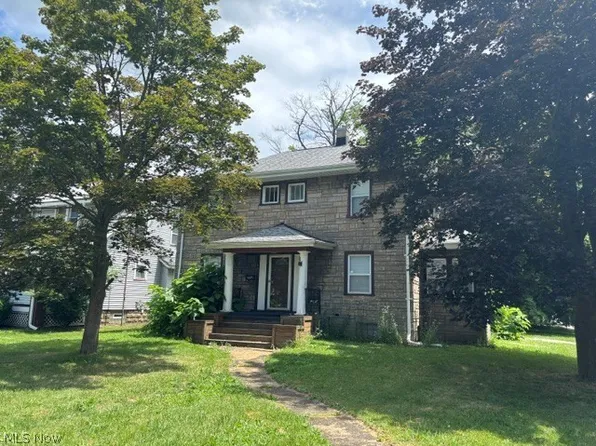 405 Oak Knoll Ave SE, Warren, OH 44483