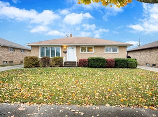 9630 Idlewood Dr, Brooklyn, OH