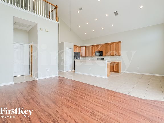 4th image of 4545 Rolling Green Dr