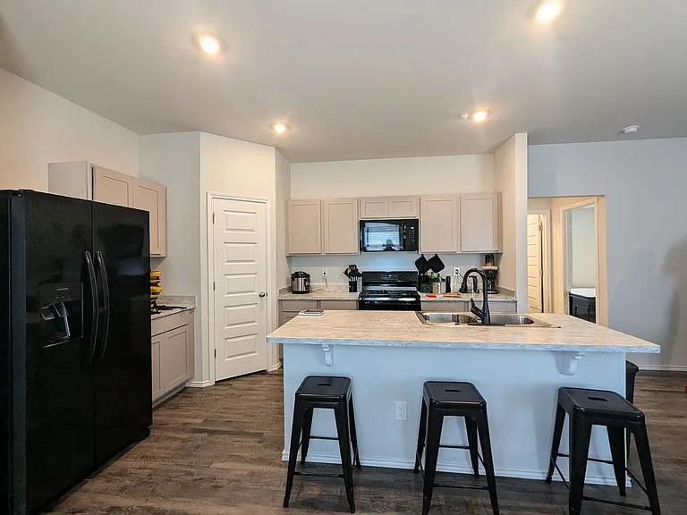 10524 Baled Bermuda Rd — Photo 4