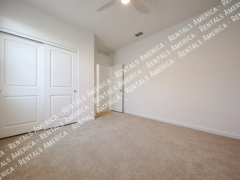 3380 N Camden Dr — Photo 29