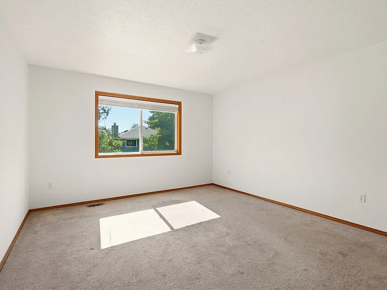8821 N Pamela St — Photo 10