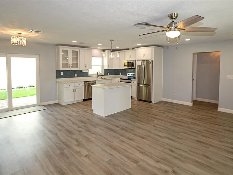 1444 Overcash Dr — Photo 3
