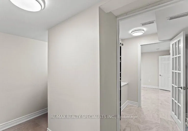 88 Showboat Cres #BSMNT — Photo 6