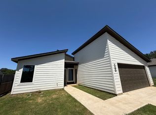 1483 Cathey Dr, Denison, TX 75020