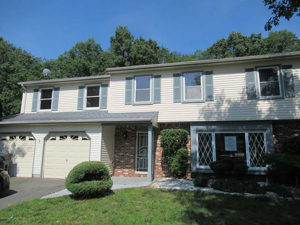 46 Bernard Dr photo 1