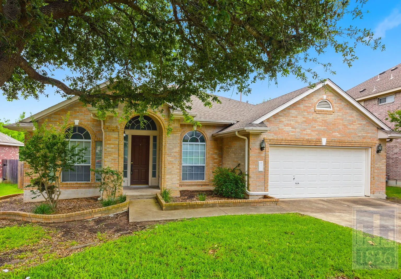 3 bed, 2.0 bath, 2603 sqft, $2,400 — Photo 1