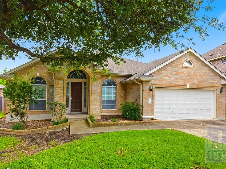 2217 Speidel Dr