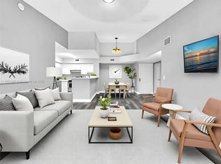 2071 Renaissance Blvd, Hollywood, FL 33025