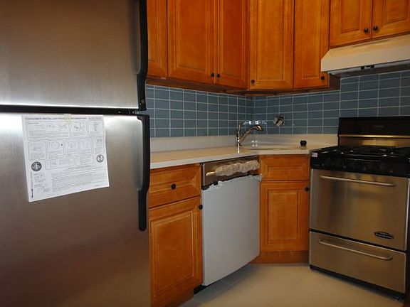 2nd image of 308 E 105th St APT 2W