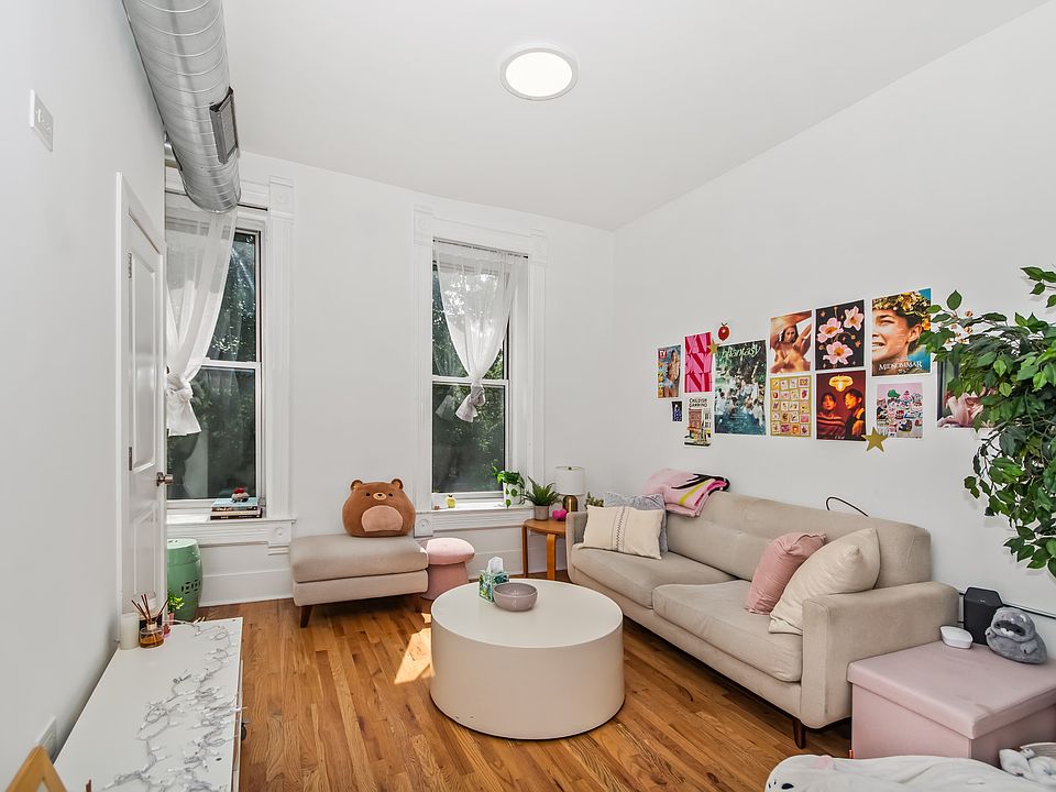 1st image of 1140 N Winchester Ave #2F