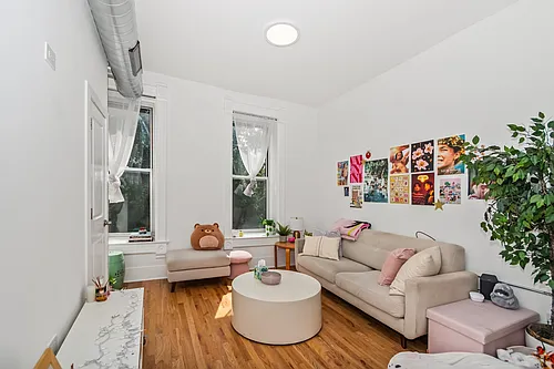 1140 N Winchester Ave #2F Photo 1