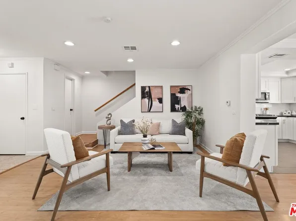 18550 Hatteras St Unit 14, Tarzana, CA 91356